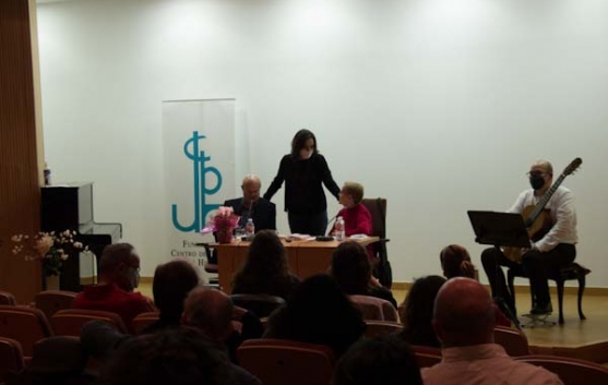 Marian Calvo presenta "El nácar como el ébano"